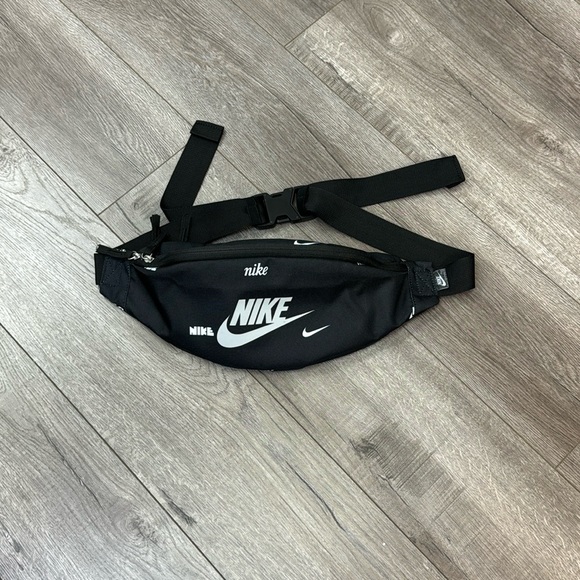 Nike Handbags - Nike black pouch with adjustable straps new without tags excellent condition